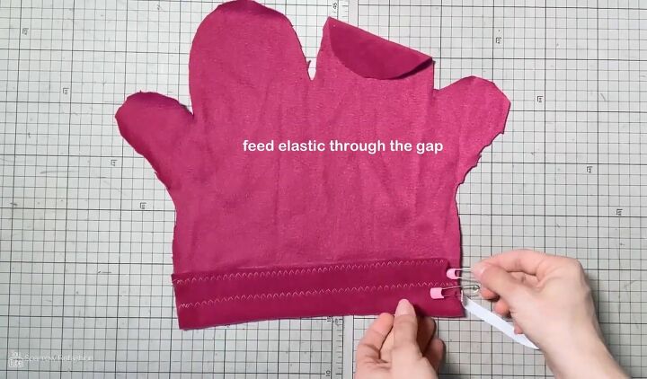 easy sewing tutorial how to make cozy fleece mittens, Feeding elastic through gap