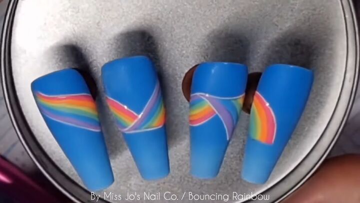 easy st patrick s day nails tutorial, Outlined rainbow design