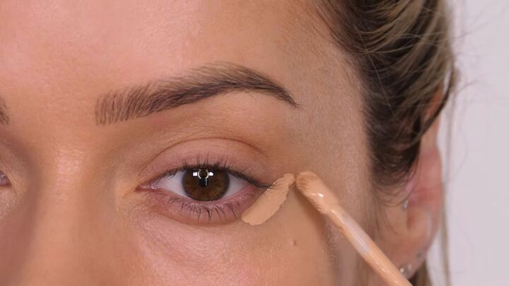 3 easy eye lift makeup hacks to look more youthful, Applying concealer