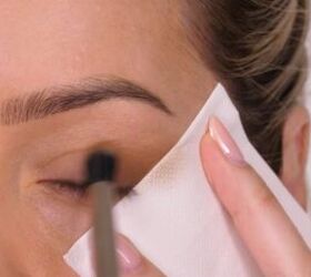 3 easy eye lift makeup hacks to look more youthful, Applying eyeshadow