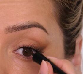 3 easy eye lift makeup hacks to look more youthful, Applying eyeliner
