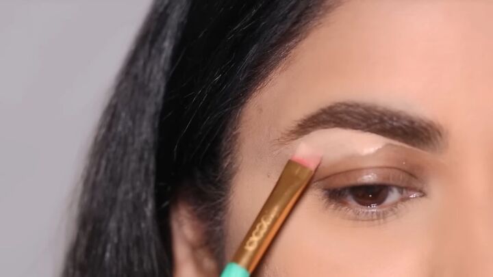easy and glam cut crease eye makeup tutorial, Applying concealer