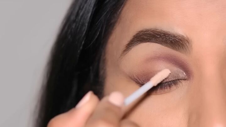easy and glam cut crease eye makeup tutorial, Applying primer