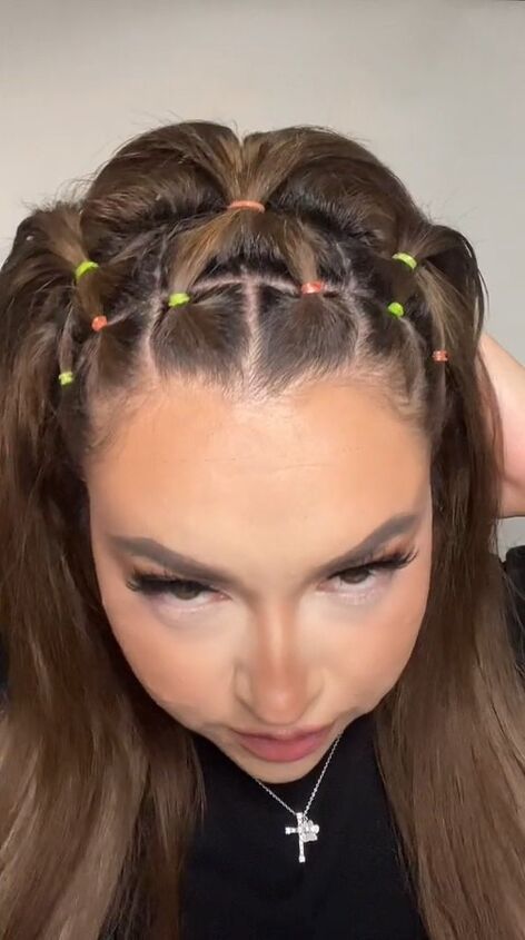this rubber band look is so cute and simple to follow, Hairstyle with rubber bands