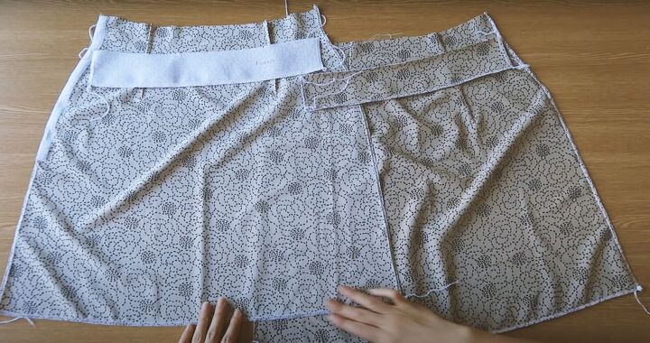 how to sew a super cute mini skirt, Finishing edges