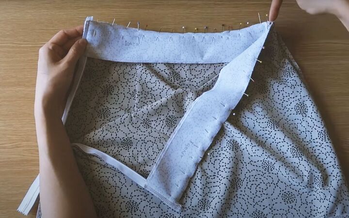 how to sew a super cute mini skirt, Facings