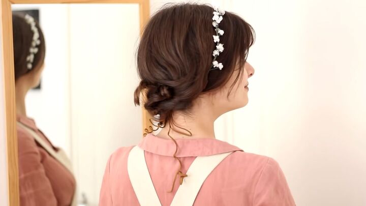 15 quick and easy cottagecore hairstyle ideas, Crossed braids with flowers