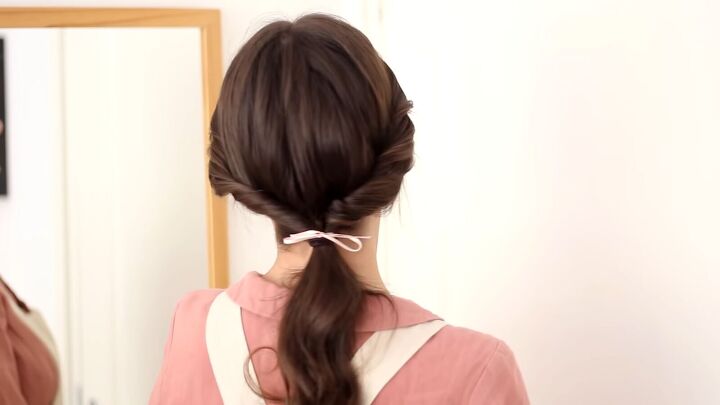 15 quick and easy cottagecore hairstyle ideas, Side twists with a low ponytail