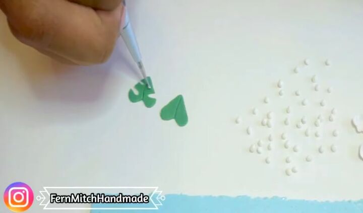 how to diy monstera leaf earrings from polymer clay, Adding detail