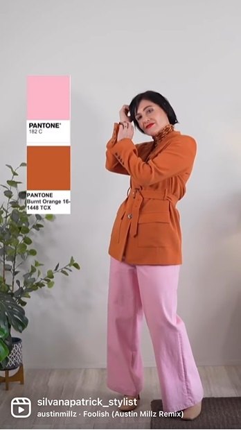 5 unexpectedly good fashion color combinations, Orange and pale pink outfit