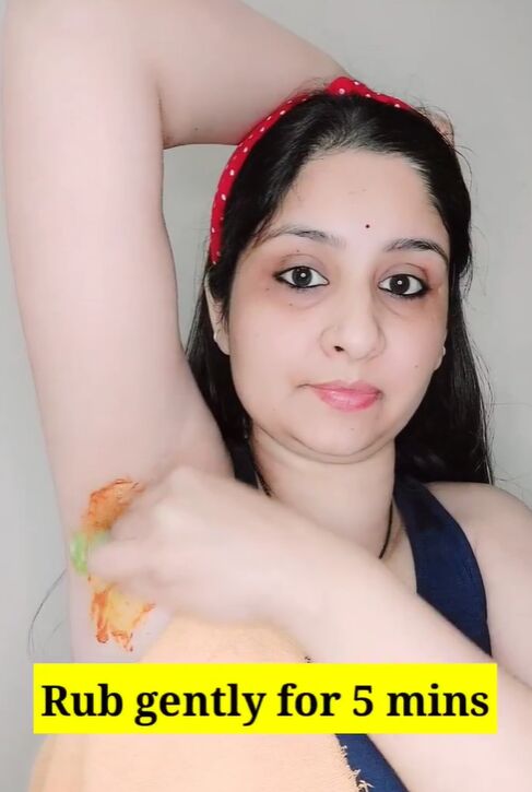 3 easy to find ingredients that get rid of dark armpits, Applying to armpits