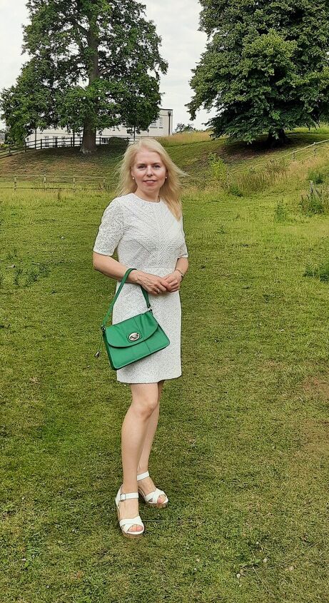 how to style a green handbag with every outfit, white and green