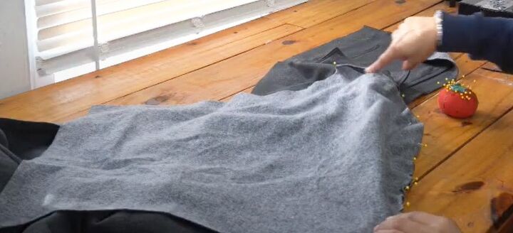 how to diy a super cozy hoodie, Sleeves