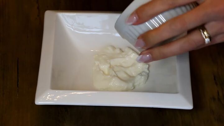 5 super simple diy overnight hair mask recipes, Adding yogurt to bowl