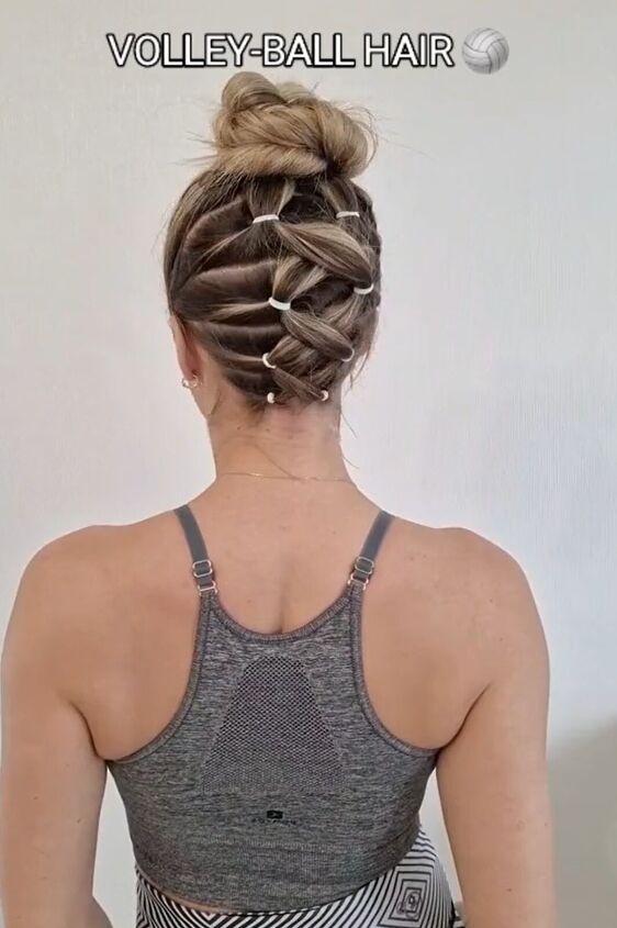 this hairstyle pulls all your hair up perfect for gym days, Cute gym hairstyle