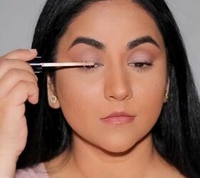 super easy mascara hack for seriously voluminous lashes, Priming lashes with concealer