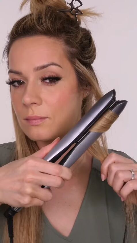 How To Create Waves In Your Hair With A Straightener Upstyle how-to-create-waves-in-your-hair-with-a-straightener-upstyle