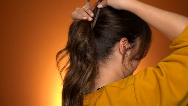 easy voluminous ponytail hack tutorial, Hiding the elastic