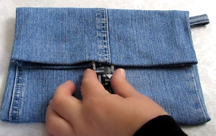 how to diy a small denim purse from old jeans, Adding button
