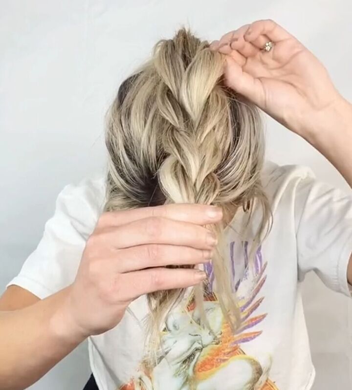 Easy Step-by-step for Pull-through Braid | Upstyle