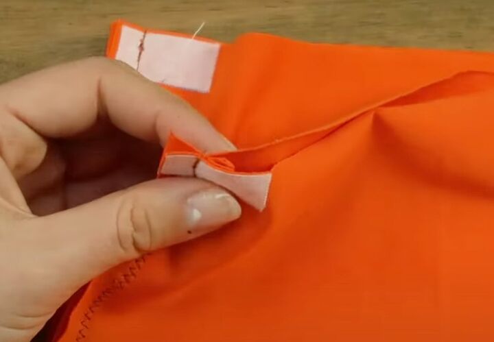 how to diy a cute tank top, Attaching the straps