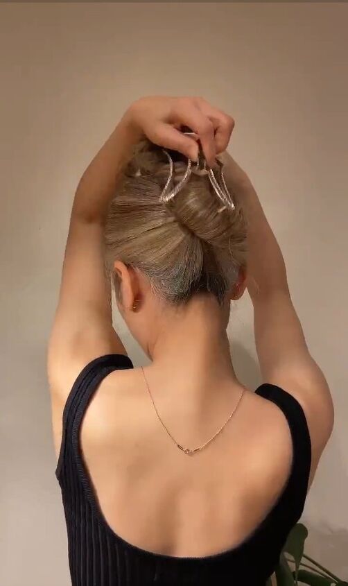 try this claw clip hairstyle for special occasions, Clipping hair