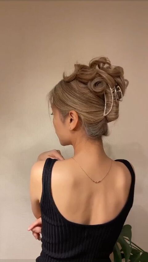 try this claw clip hairstyle for special occasions, Claw clip hack
