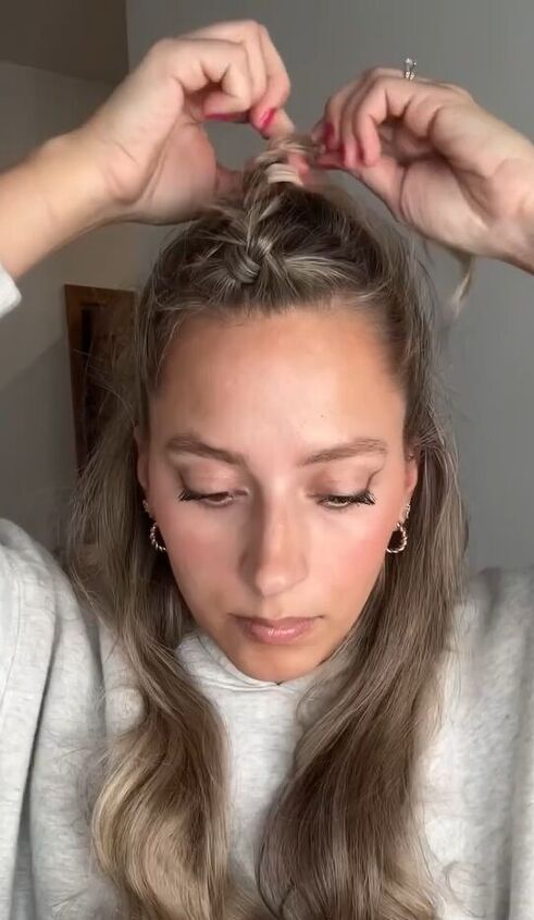 easy faux dutch braid tutorial, Threading hair