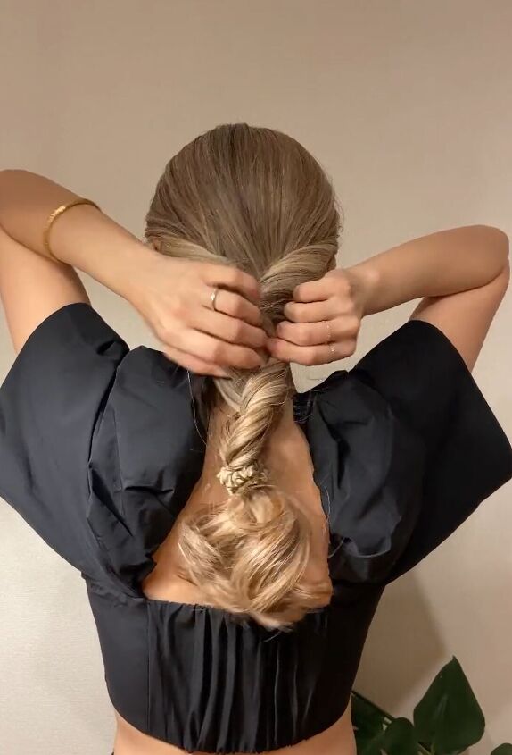 follow this tutorial for a princess braid, Pulling hair
