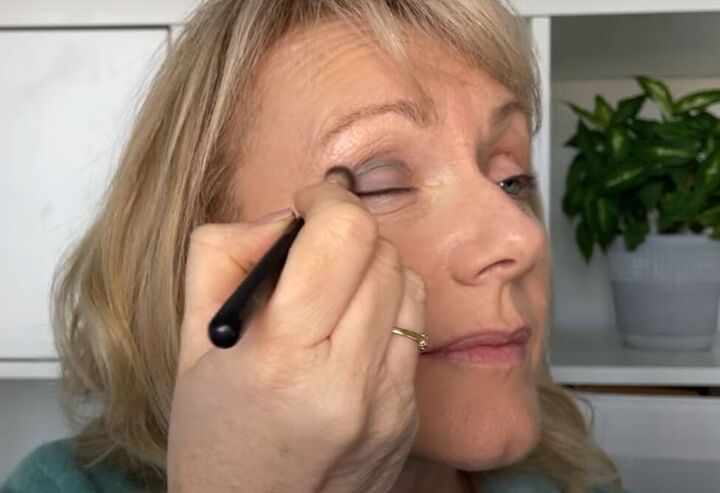 spring makeup tutorial an easy look for older women, Applying eye makeup