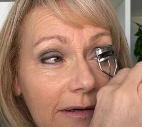 spring makeup tutorial an easy look for older women, Curling lashes