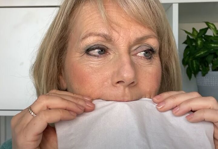 spring makeup tutorial an easy look for older women, Blotting lips