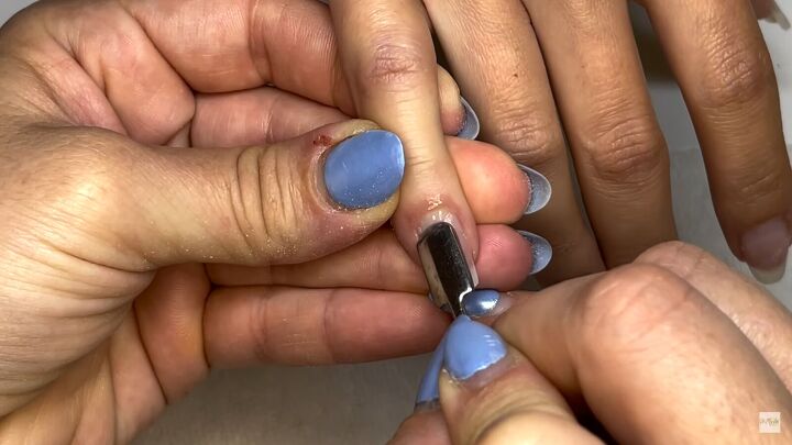 how to remove cuticles, Pushing back cuticles