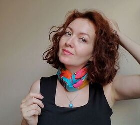 3 fun ways to wear a silk scarf on the neck, Style 1 The twisted loop