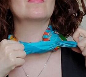 3 fun ways to wear a silk scarf on the neck, Tightening