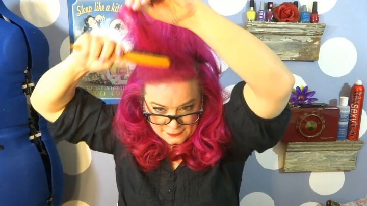 easy rockabilly hairstyle tutorial, Backcombing hair