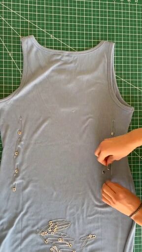 safety pin corset, Adding safety pins