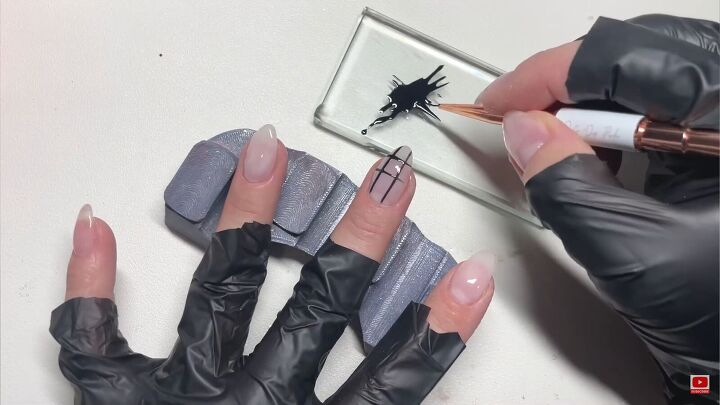 how to diy quirky wednesday addams nails, Checkered nail