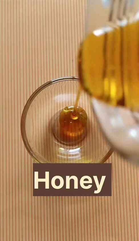 this 1 item in your pantry helps you get glowing skin, Pouring honey