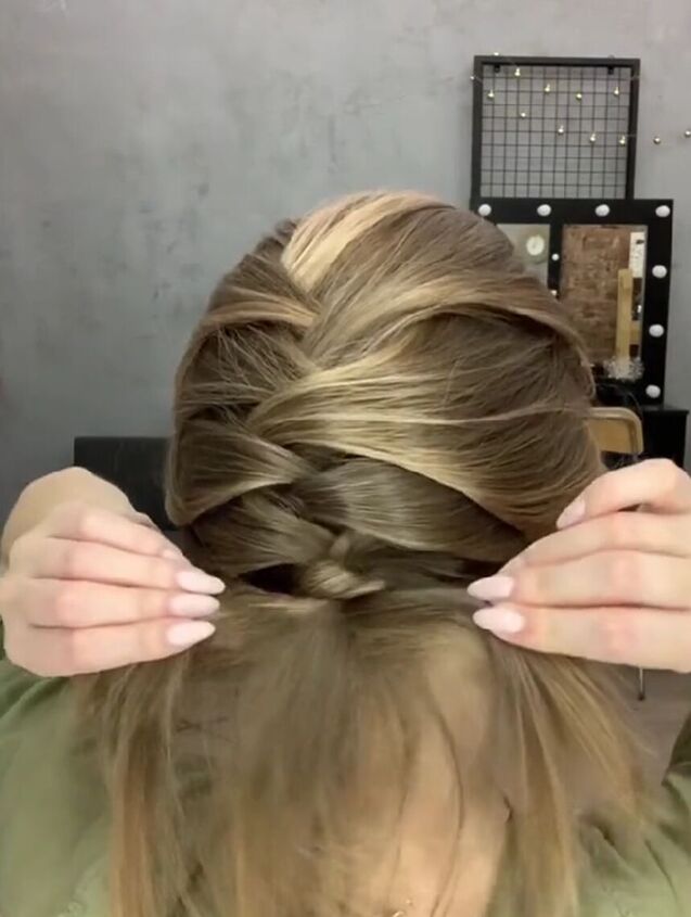 wow this is not your average braid, Pulling ponytail