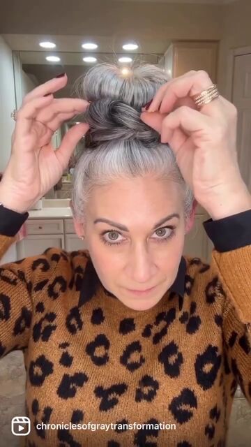 knotted bun hair tutorial, Pinning bun