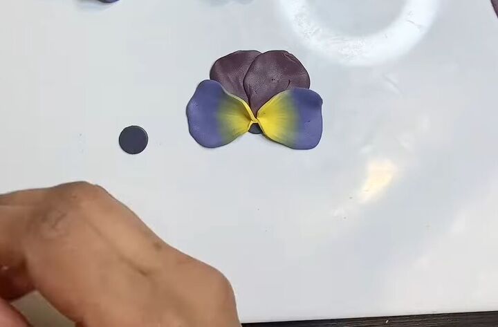how to diy cute pansy earrings from polymer clay, Assembling the flower