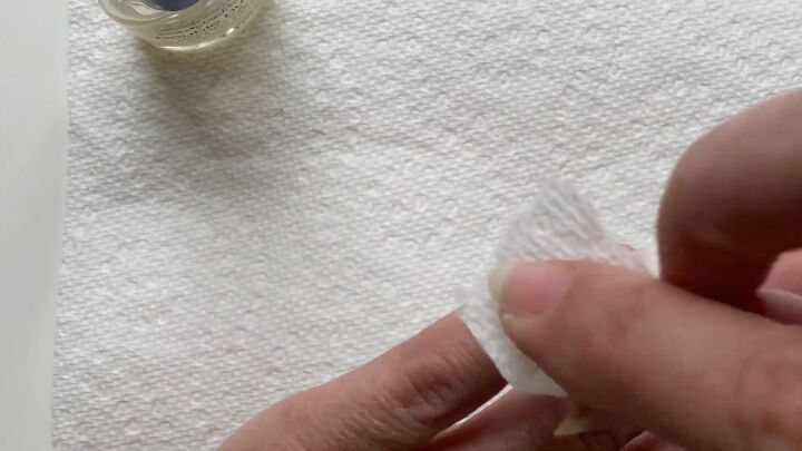 how to diy an easy garlic polish for nail growth, Wiping nail