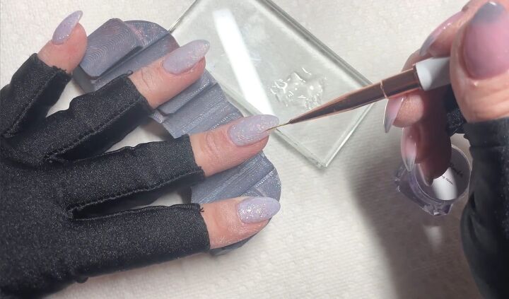 how to diy cute and easy mirror chrome nails, Applying gel top coat