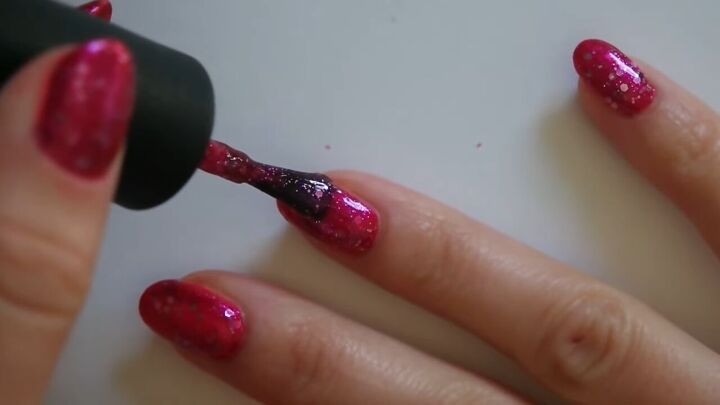 how to fix gel nails that have lifted at home, Adding glitter