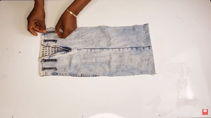 how to diy a cute denim bag from old jeans, Adding embellishment