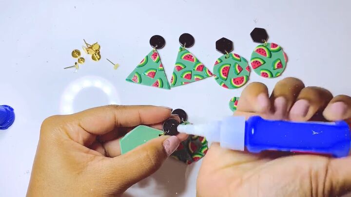 how to diy cute and fun watermelon earrings, Adding super glue