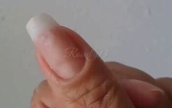 Awesome Hack: How to DIY Nail Extensions Using Tissue and Baby Powder