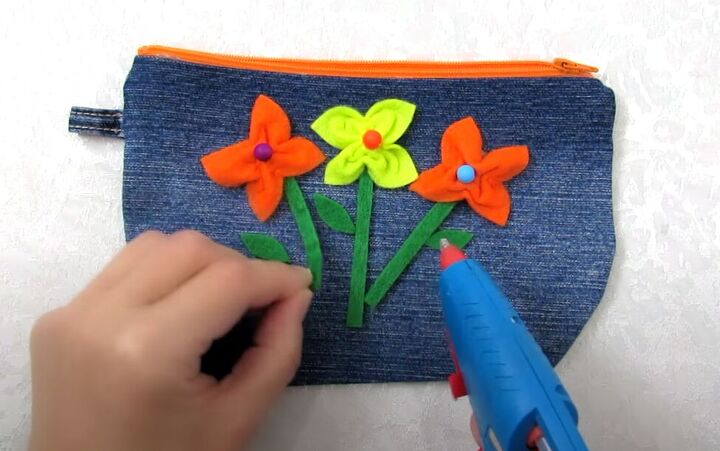 how to diy a cute floral cosmetic bag, Decorating bag