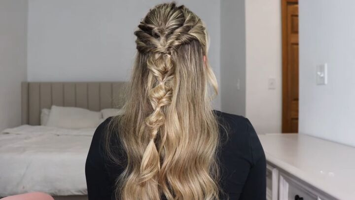 5 super cute hairstyles for special occasions, Style 2 Twisted half up hairstyle